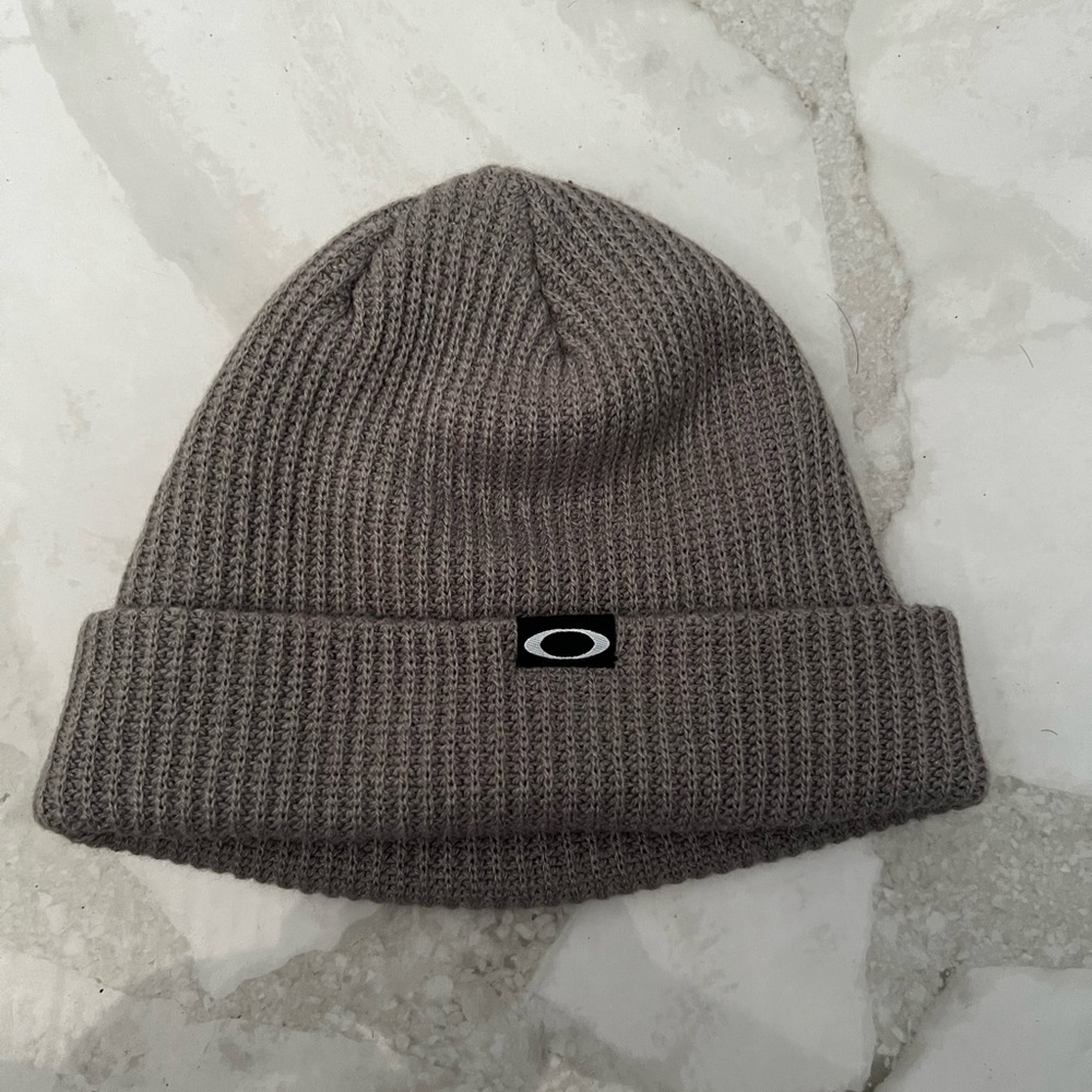 Vintage Oakley Charcoal Knit Beanie